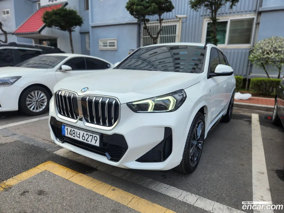 BMW X1 xDrive 20i M 2025 — миниатюра 2