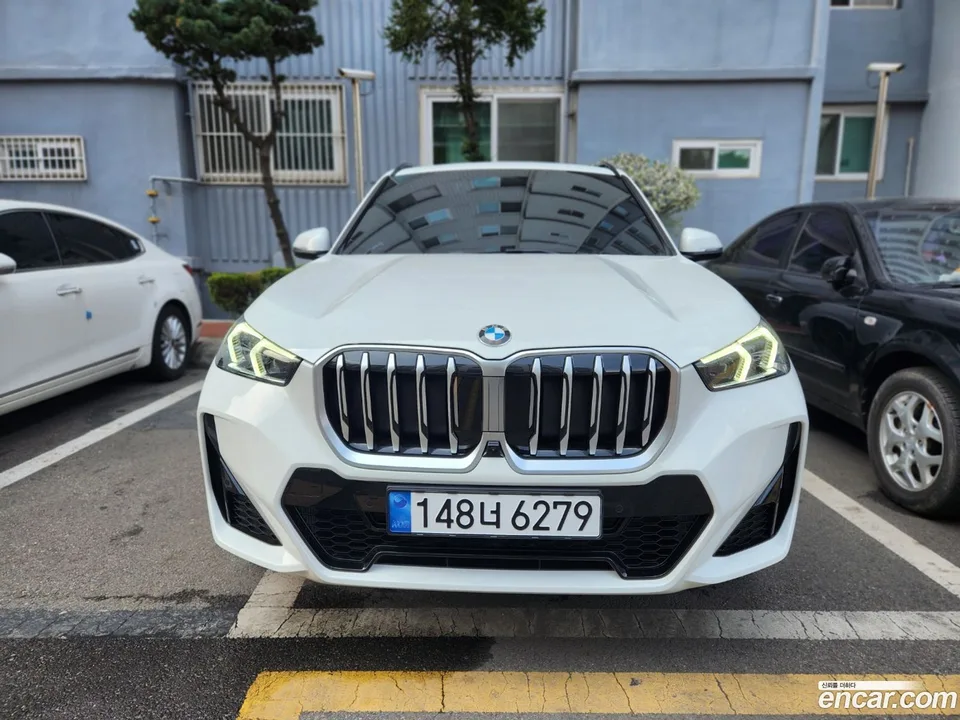 BMW X1 xDrive 20i M 2025 — фото 1, купить с доставкой в Москву