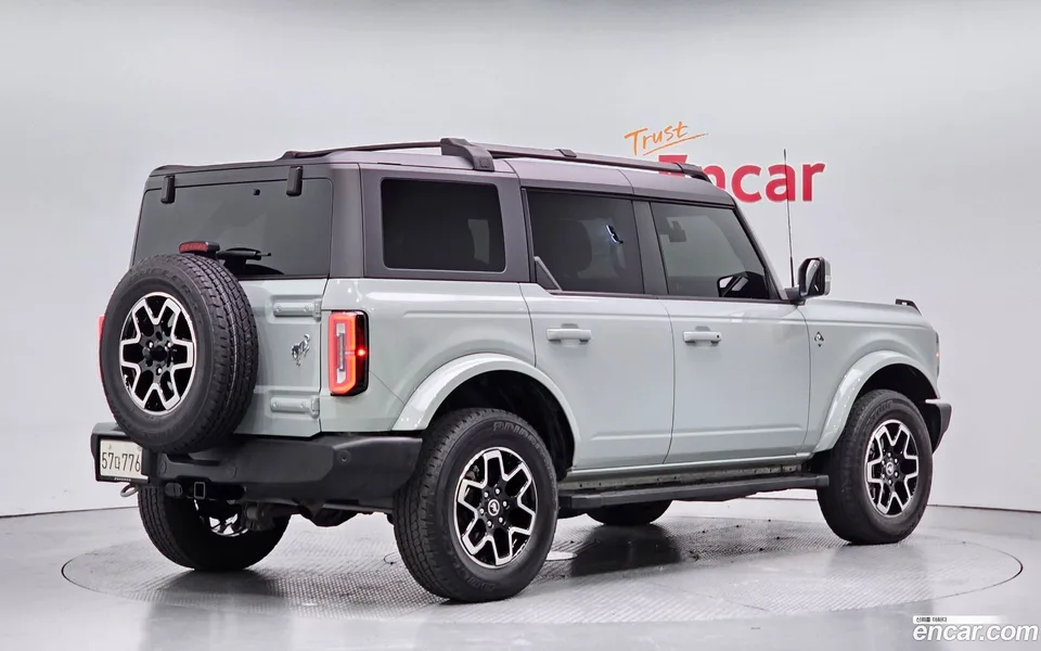 Ford Bronco 2.7 2023 — миниатюра 2
