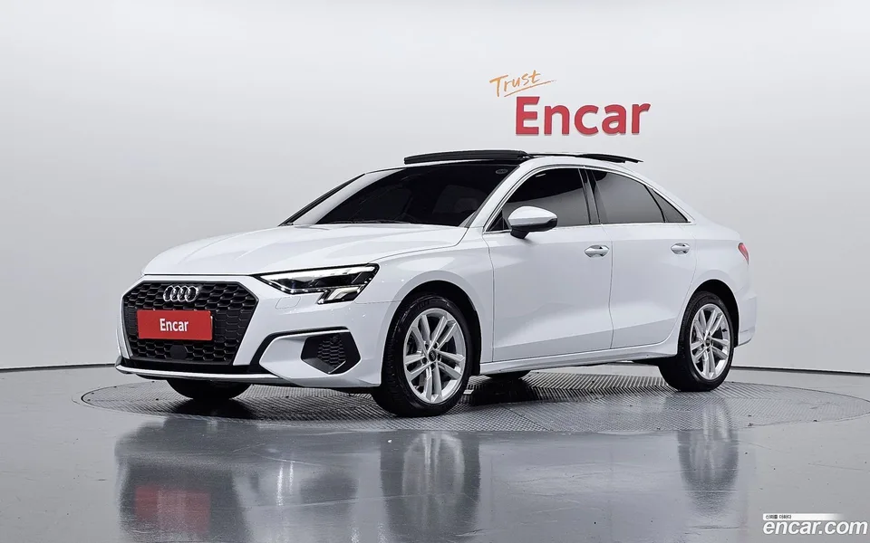 Audi A3 (8Y) 40 TFSI 2023 — фото 1, купить с доставкой в Москву