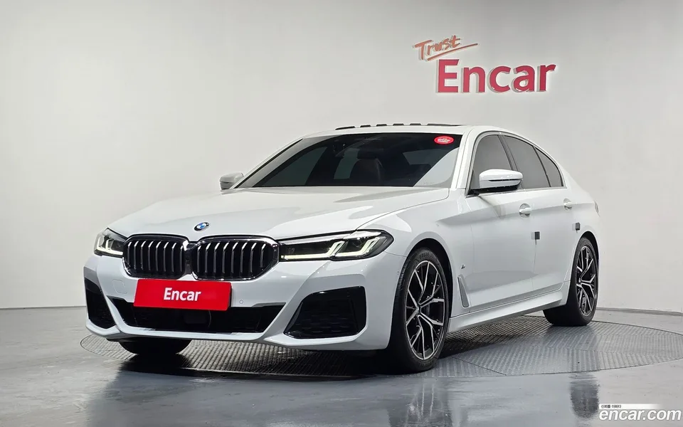 BMW 5 Series 530i M 2022 — фото 1, купить с доставкой в Москву