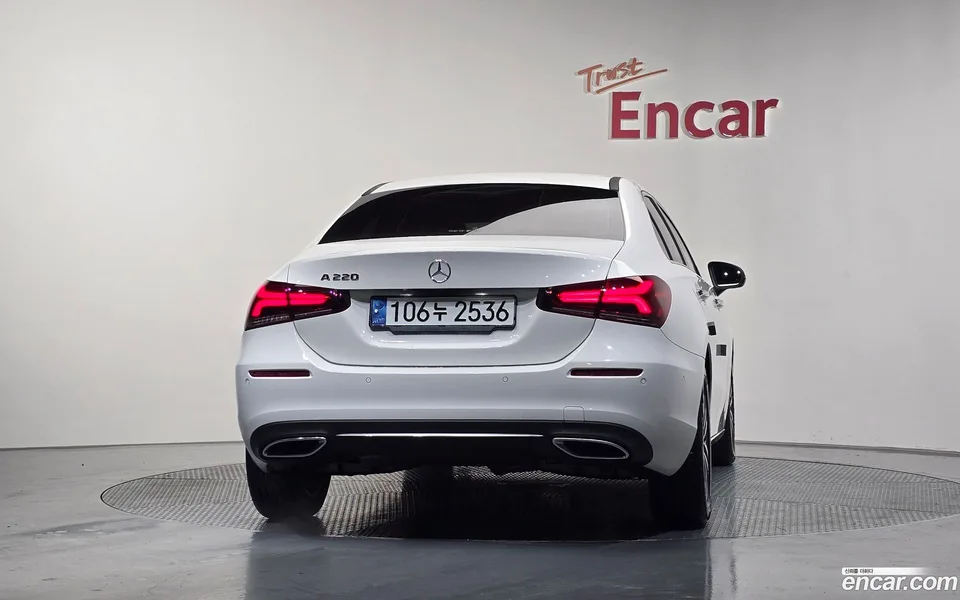 Mercedes-Benz A-Class A220 2022 — миниатюра 4