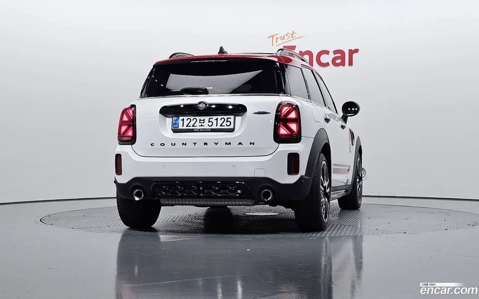 MINI Cooper S Countryman JCW 2023 — миниатюра 4