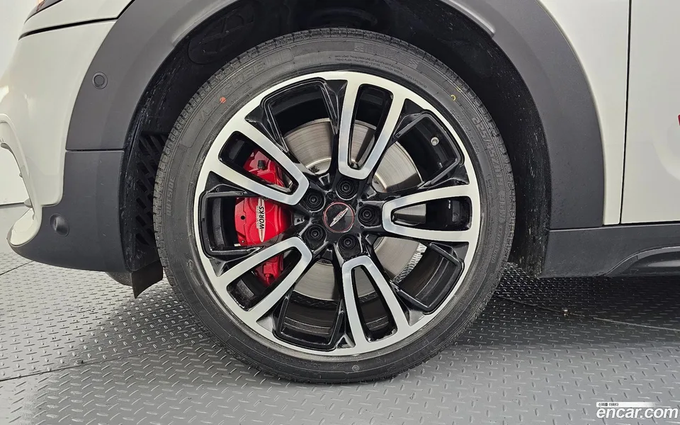 MINI Cooper S Countryman JCW 2023 — миниатюра 5