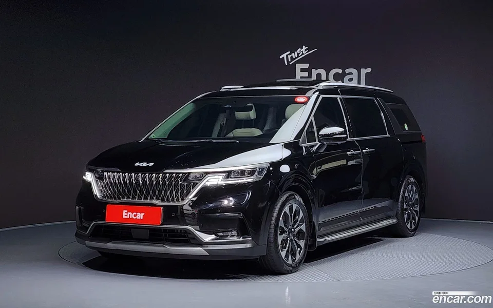 Kia Carnival 7 2023 — фото 1, купить с доставкой в Москву