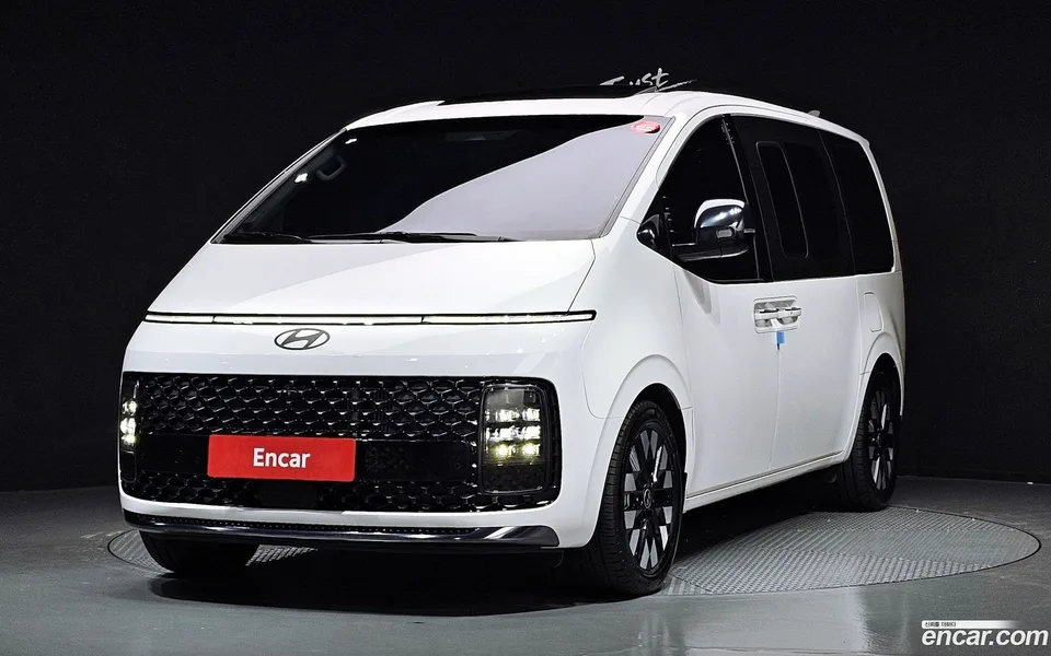 Hyundai Staria 4WD 9 2025 — фото 1, купить с доставкой в Москву