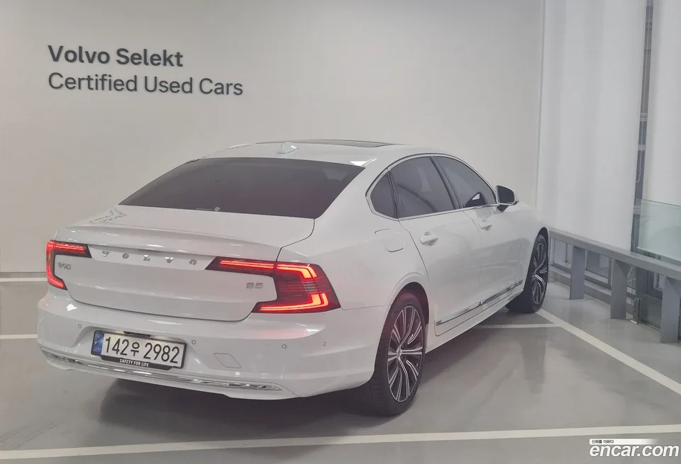 Volvo S90 B5 2024 — миниатюра 2