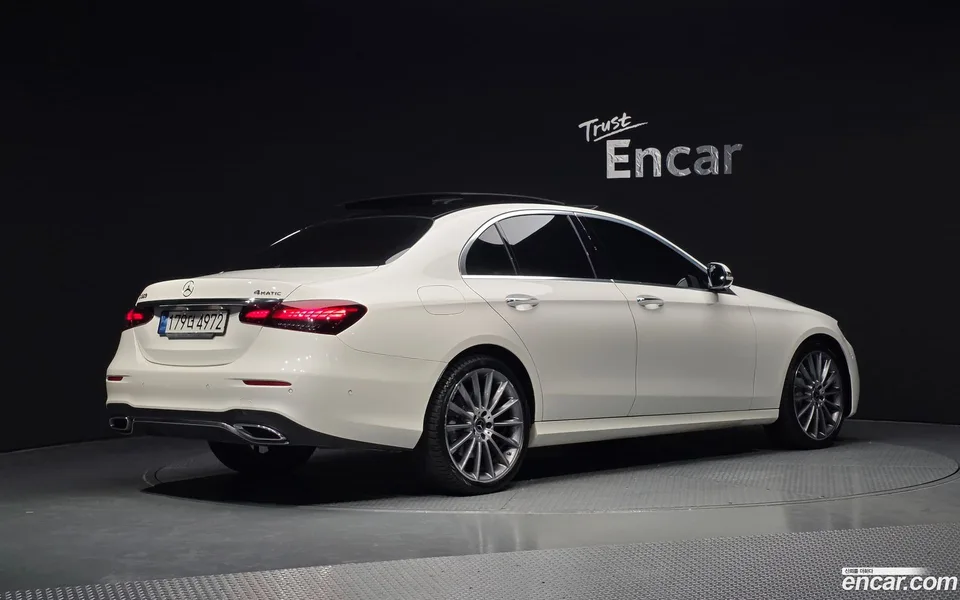 Mercedes-Benz E-Class E350 4MATIC AMG Line 2022 — миниатюра 2