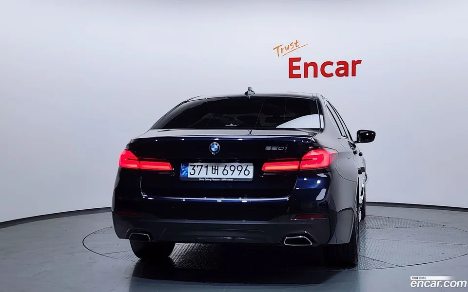BMW 5 Series 520i M 2022 — миниатюра 4