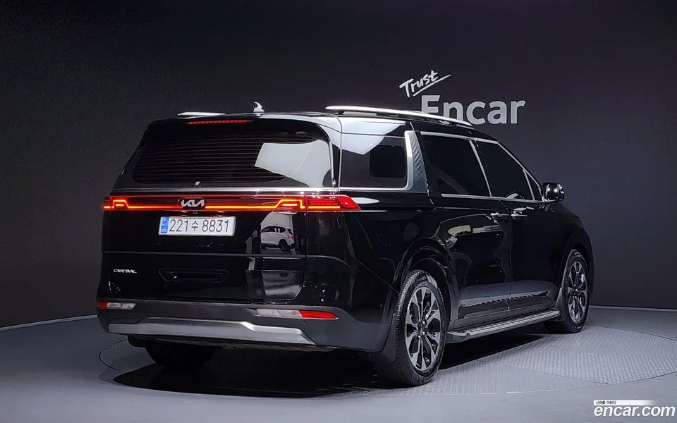 Kia Carnival 7 2023 — миниатюра 2