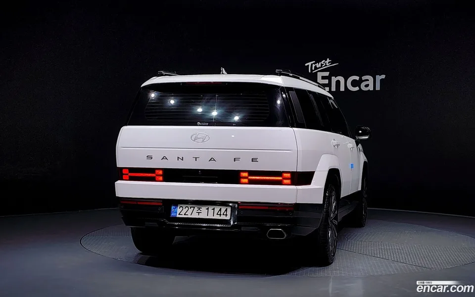Hyundai SantaFe 2.5T 2WD 2023 — миниатюра 4