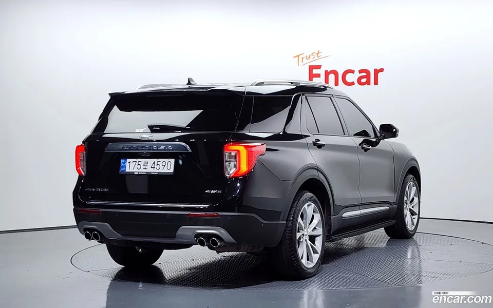 Ford Explorer 3.0 4WD 2022 — миниатюра 2