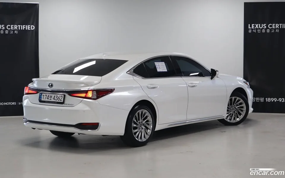 Lexus ES 300h 2025 — миниатюра 2