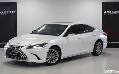 Lexus ES 300h 2025 купить в Москве