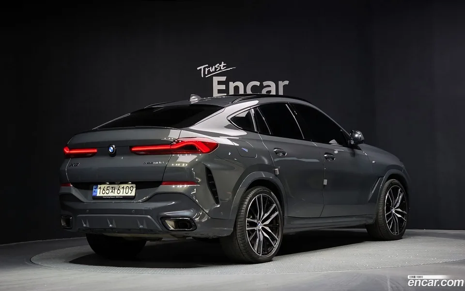 BMW X6 xDrive40d M 2023 — миниатюра 2
