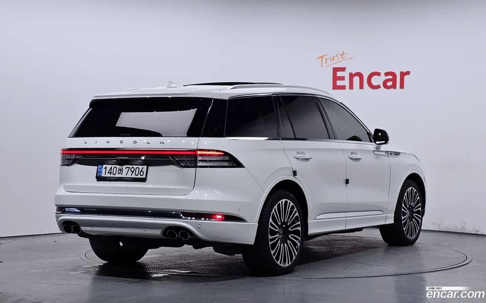 Lincoln Aviator 3.0 AWD 2023 — миниатюра 2