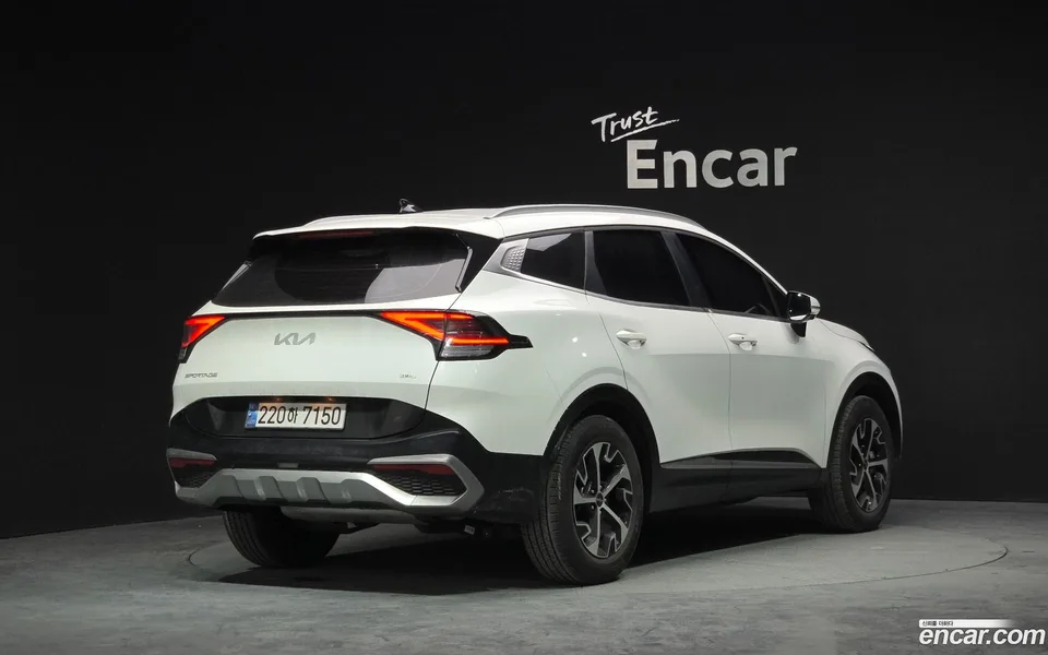 Kia Sportage Hybrid 2WD 2024 — миниатюра 2