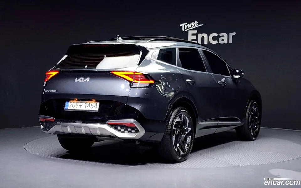 Kia Sportage 2.0 2WD 2022 — миниатюра 2