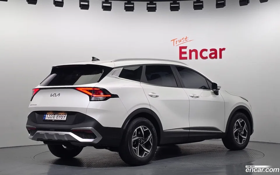 Kia Sportage 2.0 2WD 2022 — миниатюра 2