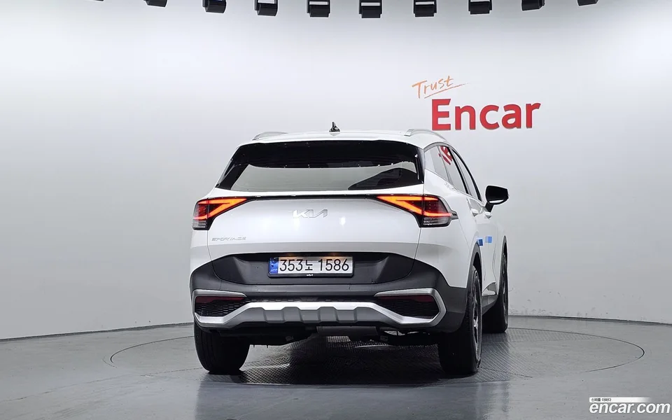 Kia Sportage 2.0 2WD 2022 — миниатюра 4
