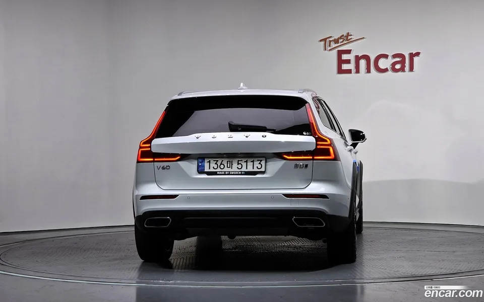 Volvo V60 Cross Country B5 AWD 2022 — миниатюра 4