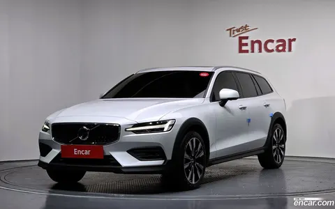 Volvo V60 Cross Country 2022 купить в Москве