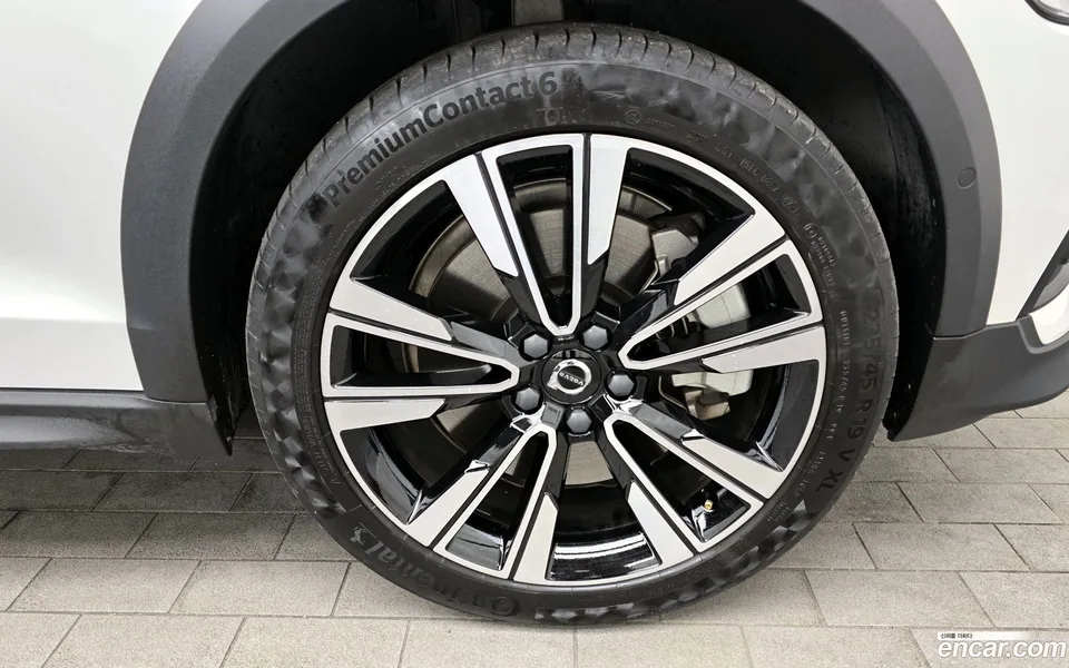 Volvo V60 Cross Country B5 AWD 2022 — миниатюра 5