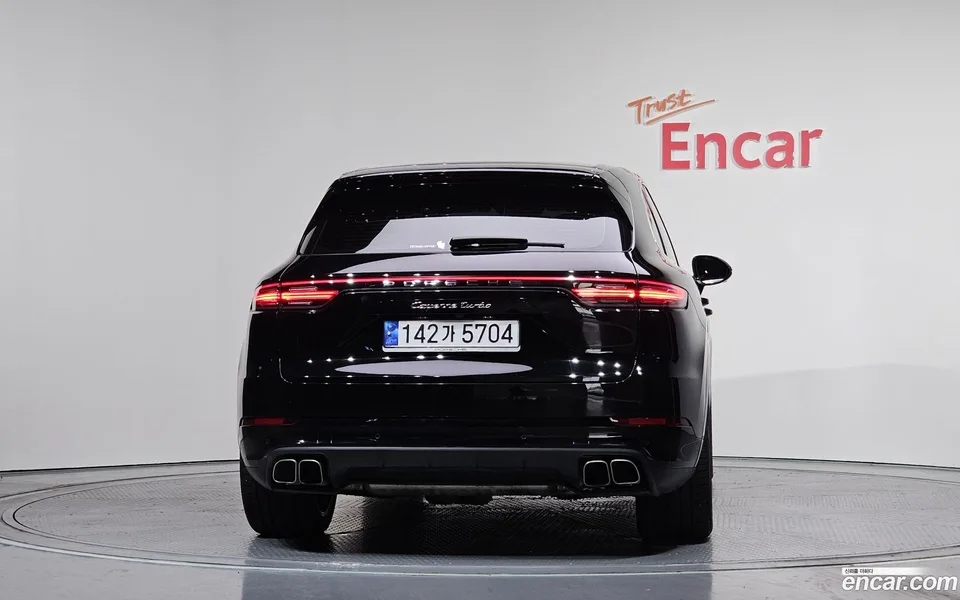 Porsche Cayenne 4.0 2023 — миниатюра 4