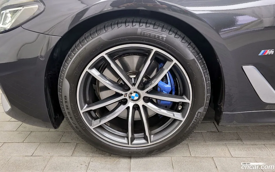 BMW 5 Series 520i M 2023 — миниатюра 5