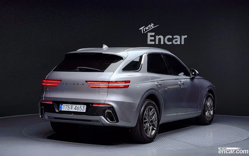 Genesis GV70 2.5T 2WD 2023 — миниатюра 2