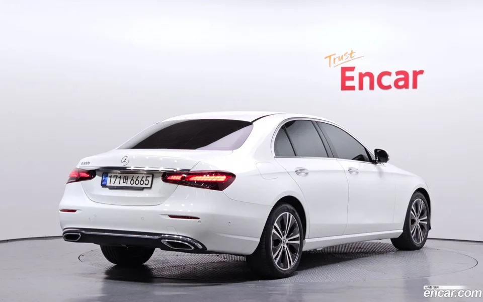 Mercedes-Benz E-Class E250 2022 — миниатюра 2