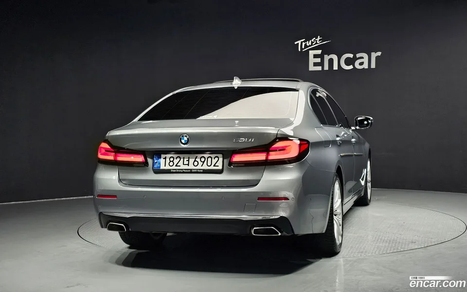 BMW 5 Series 530i 2023 — миниатюра 4
