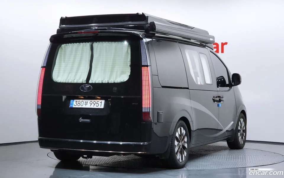 Hyundai Staria 4WD 2022 — миниатюра 2