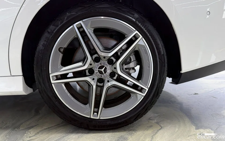Mercedes-Benz CLA-Class CLA250 4MATIC 2025 — миниатюра 5