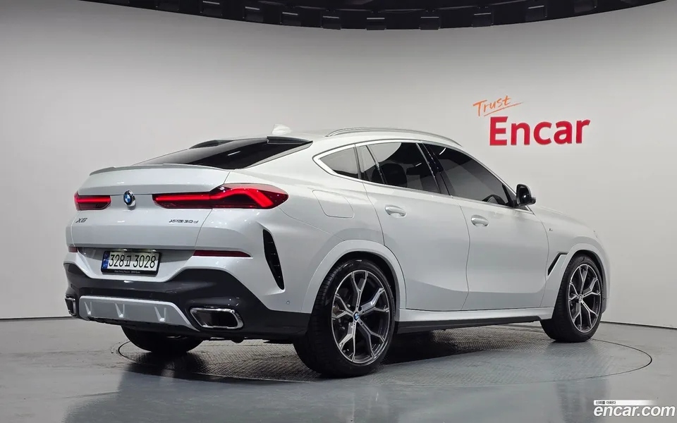 BMW X6 xDrive30d M 2023 — миниатюра 2