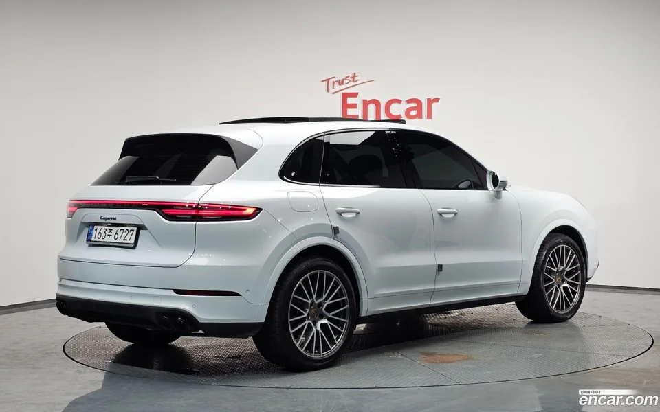 Porsche Cayenne 3.0 2022 — миниатюра 2