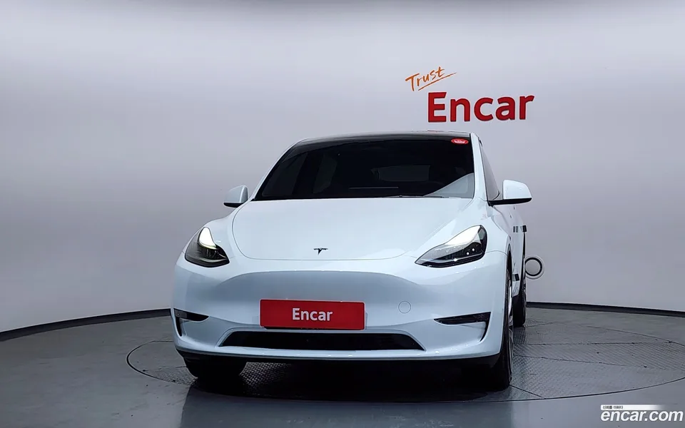 Tesla Model Y AWD 2024 — миниатюра 3