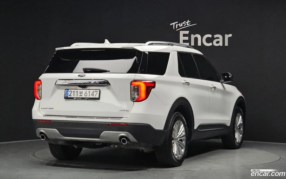 Ford Explorer 2.3 4WD 2023 — миниатюра 2