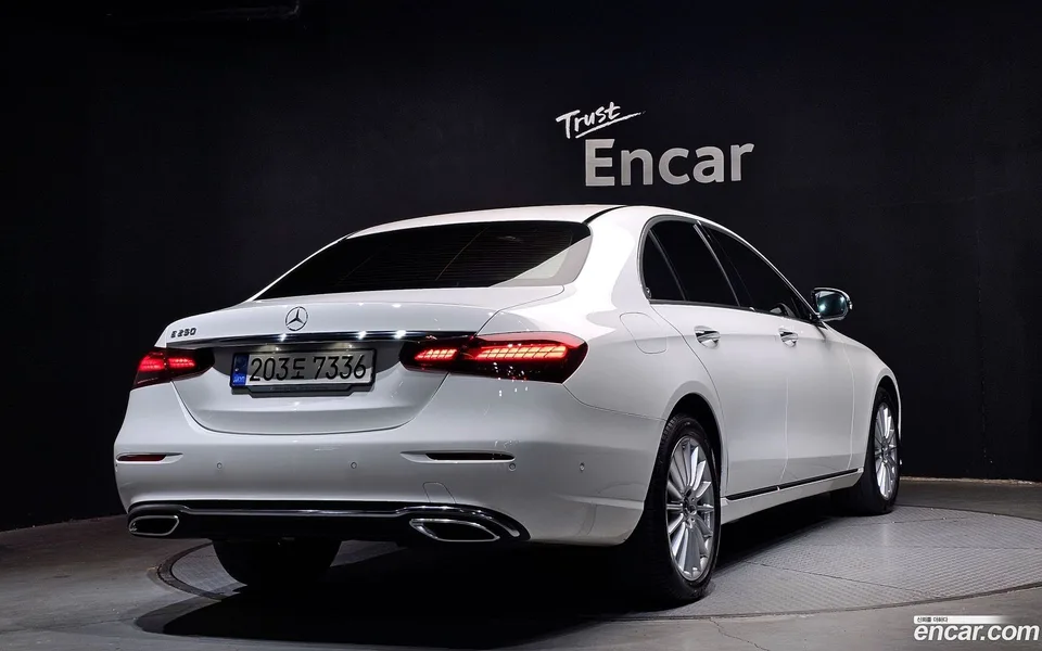 Mercedes-Benz E-Class E250 2022 — миниатюра 2