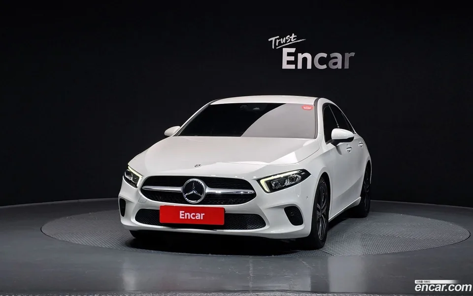 Mercedes-Benz A-Class A220 2022 — миниатюра 3