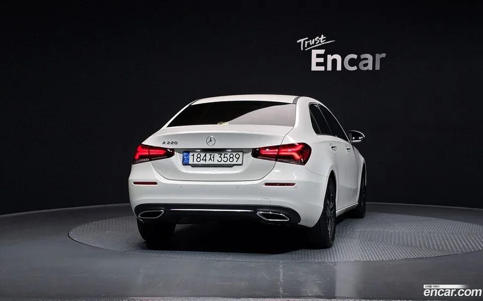 Mercedes-Benz A-Class A220 2022 — миниатюра 4