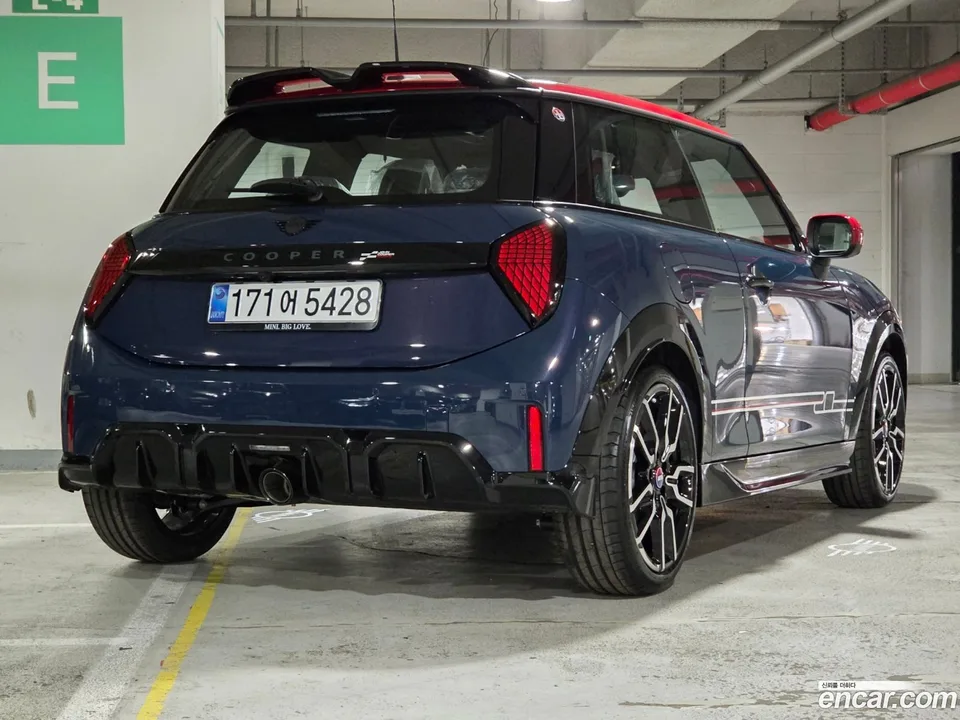 MINI Cooper S JCW 2025 — миниатюра 2