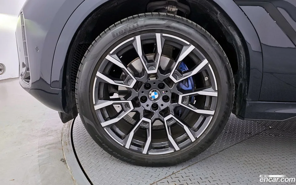 BMW X6 xDrive40i M 2025 — миниатюра 5
