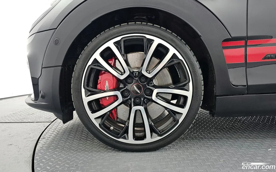 MINI Cooper S Clubman JCW 2022 — миниатюра 5