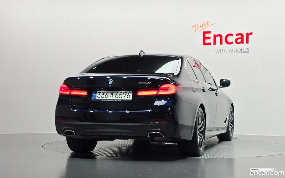 BMW 5 Series 520i M 2023 — миниатюра 4