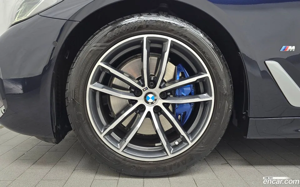 BMW 5 Series 520i M 2023 — миниатюра 5