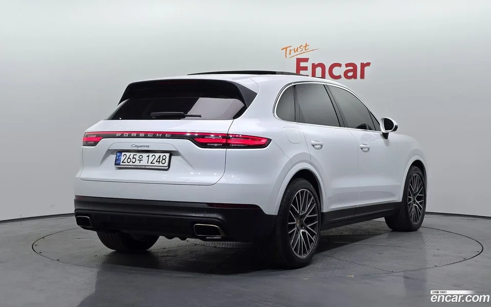 Porsche Cayenne 3.0 2022 — миниатюра 2
