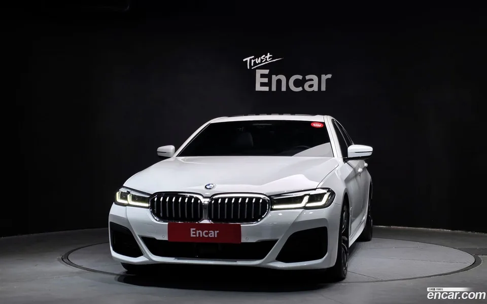 BMW 5 Series 520i M 2023 — миниатюра 3