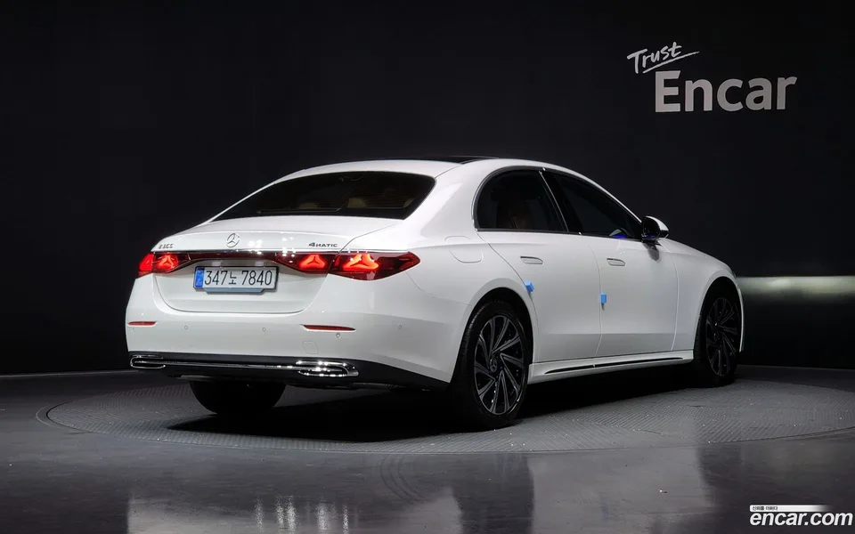 Mercedes-Benz E-Class E300 4MATIC 2025 — миниатюра 2
