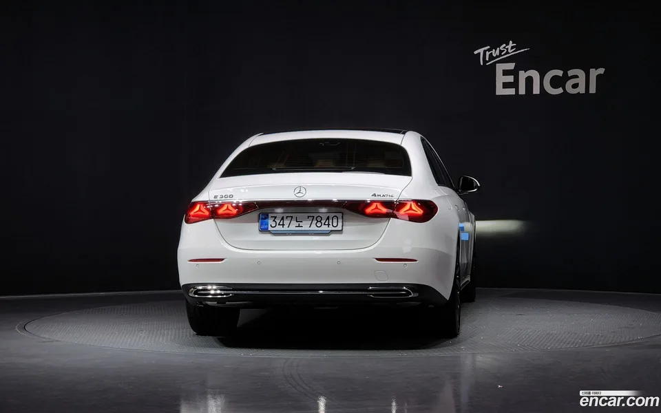 Mercedes-Benz E-Class E300 4MATIC 2025 — миниатюра 4